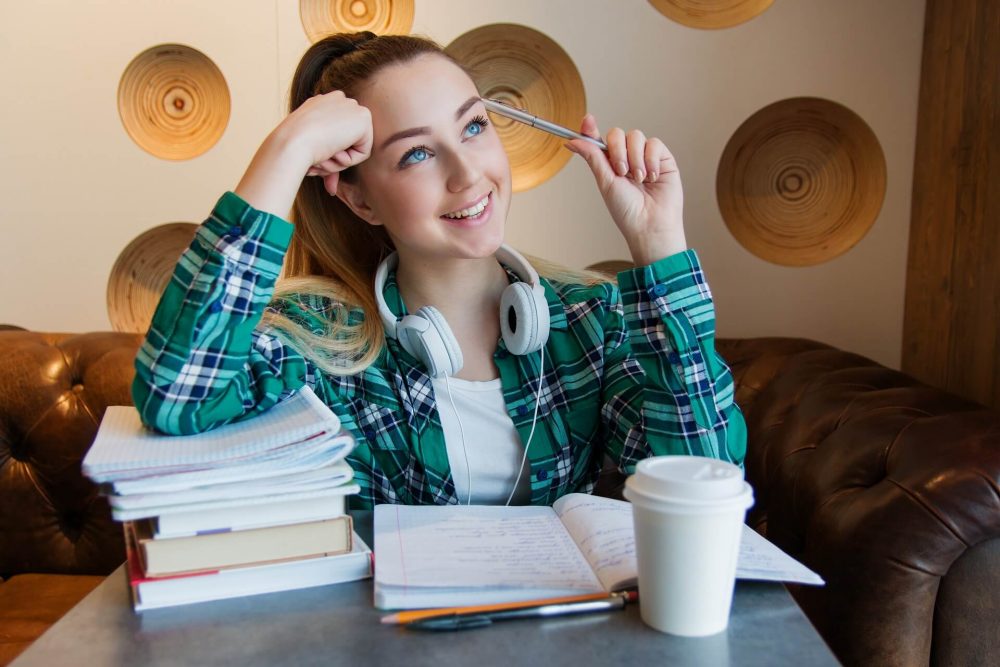 Étudiant aux devoirs